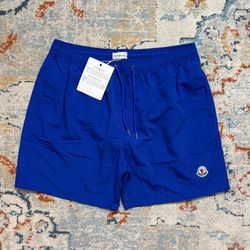 Moncler men’s Shorts size L/XL