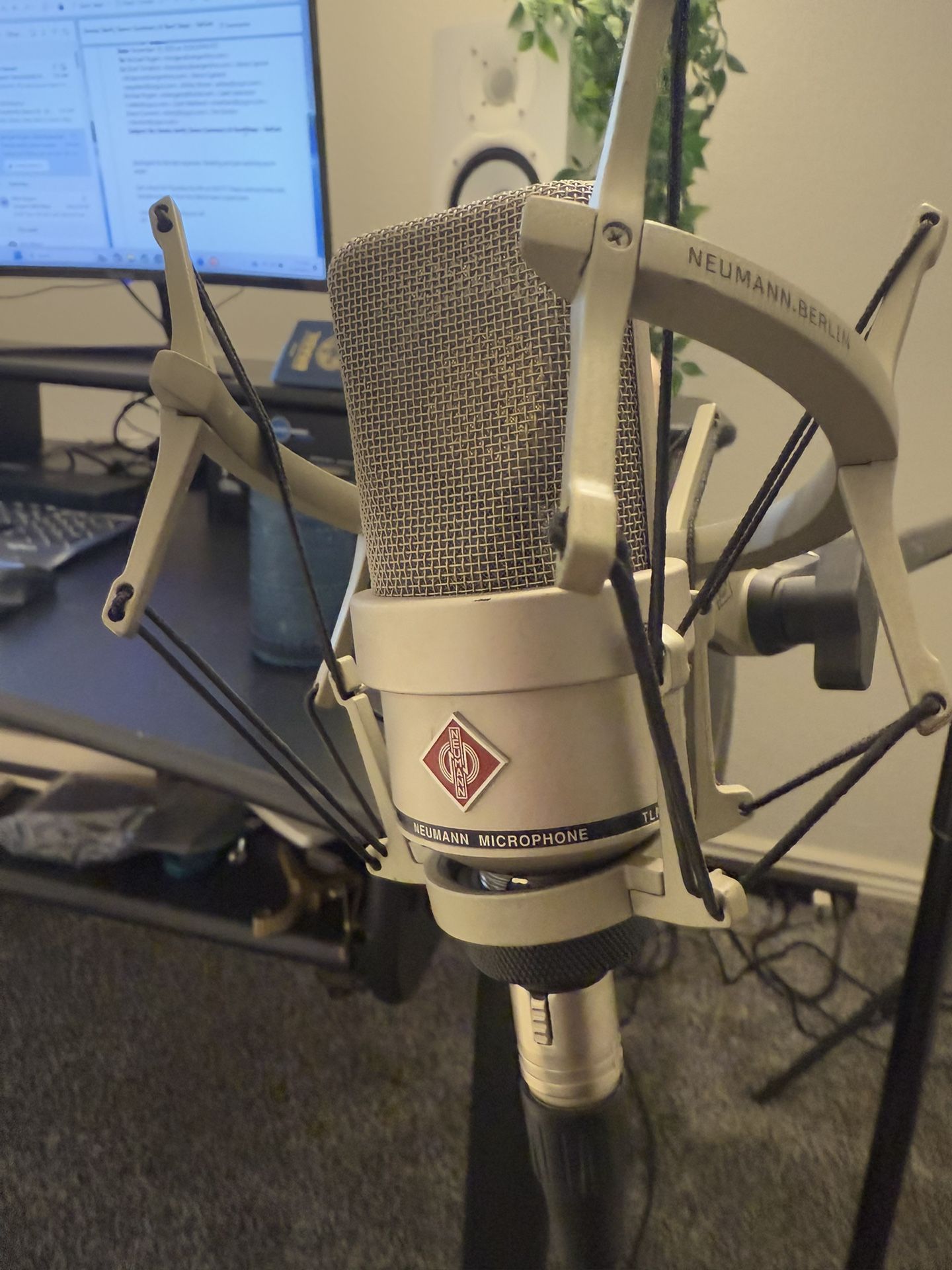 Neumann TLM 103