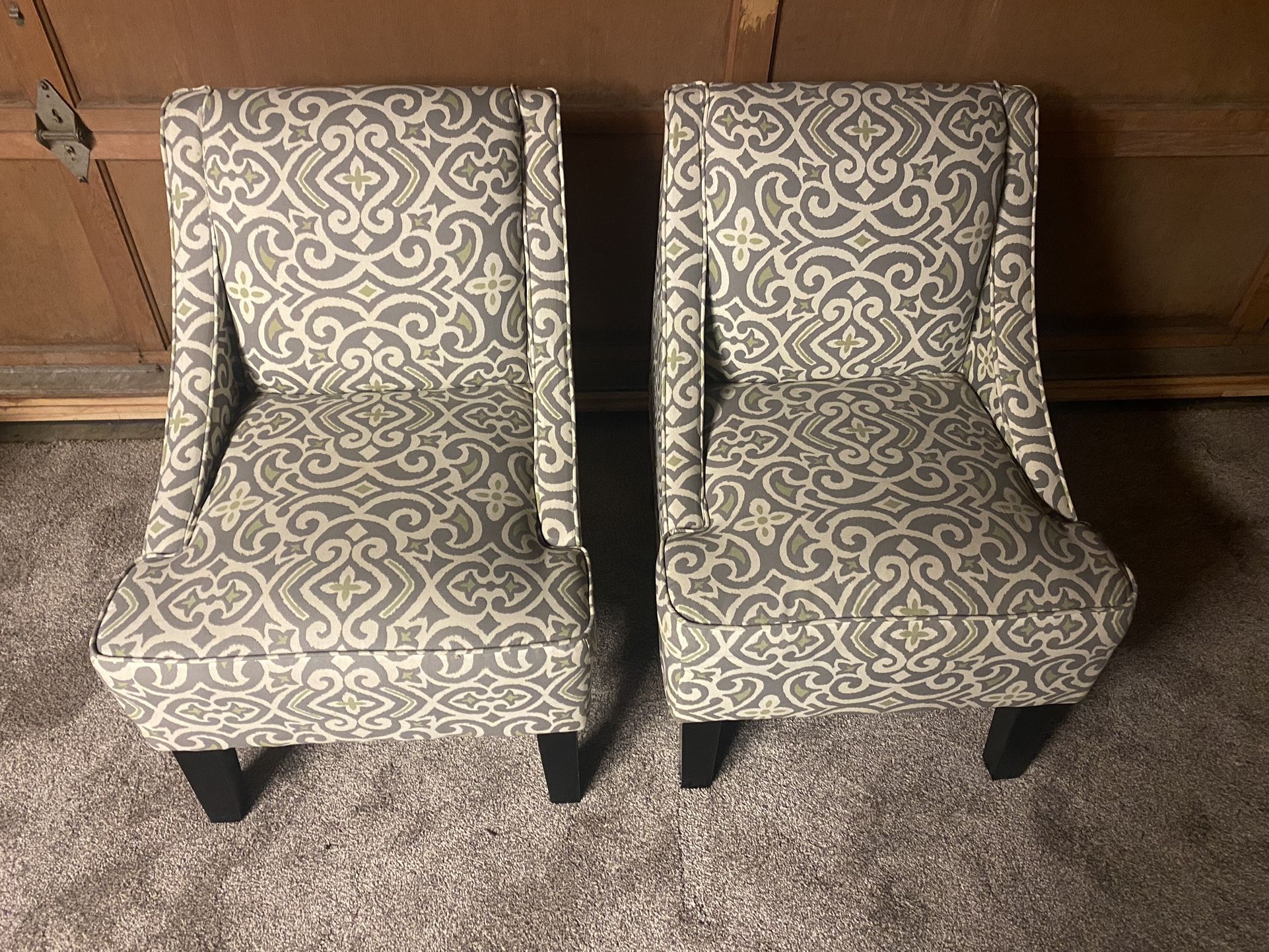 Accent Chairs 