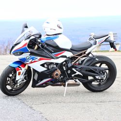 2021 BMW S1000RR M Package – Only 2700 Miles – Immaculate!