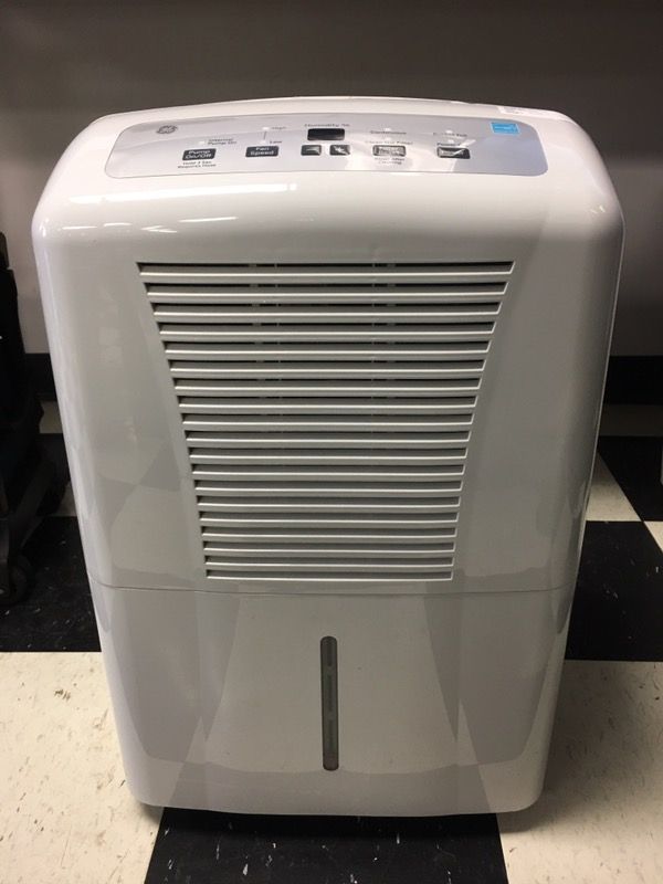 GENERAL ELECTRIC 70-pint Dehumidifier: minimally used