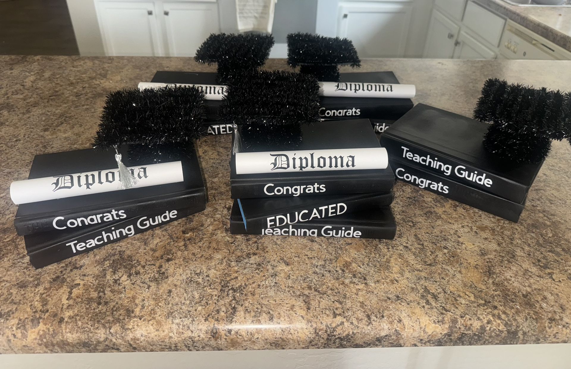 DIY GRADUATION CENTERPIECES