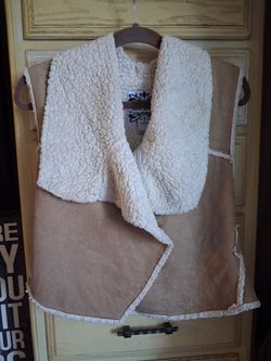 SHEEPSKIN vest Size medium