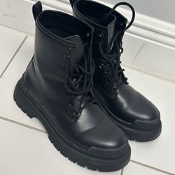 Womens Forever 21 Black Combat Boots Size 6