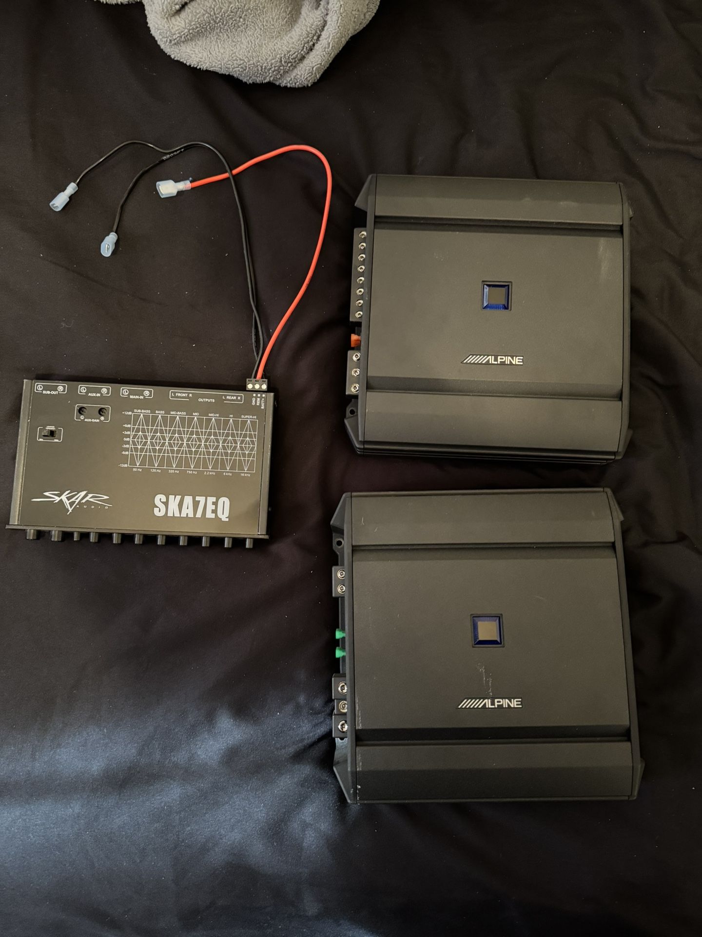 Voice/ Sub Amps W/ Skar Equalizer 