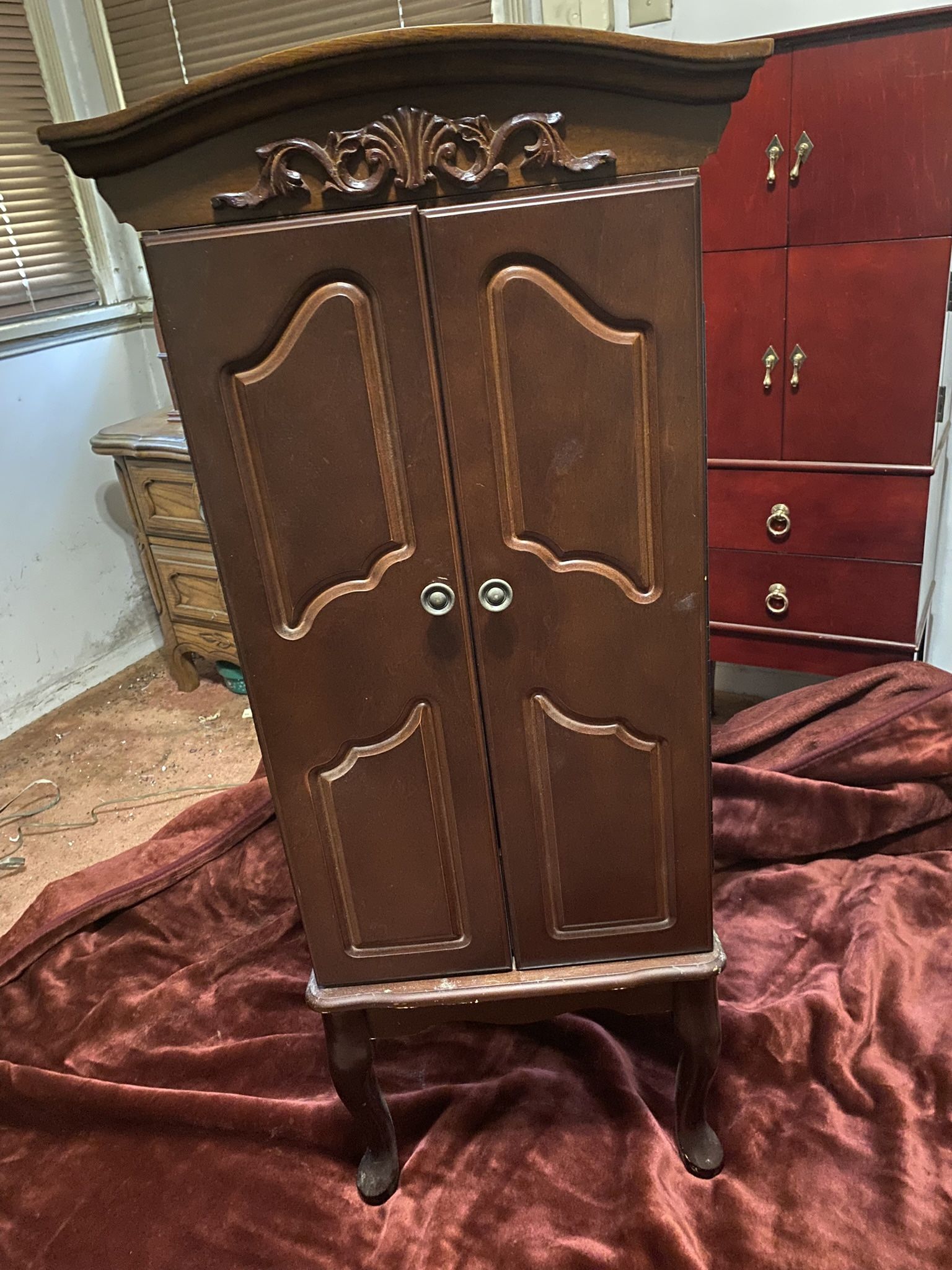 Standing Jewelry Cabinet
