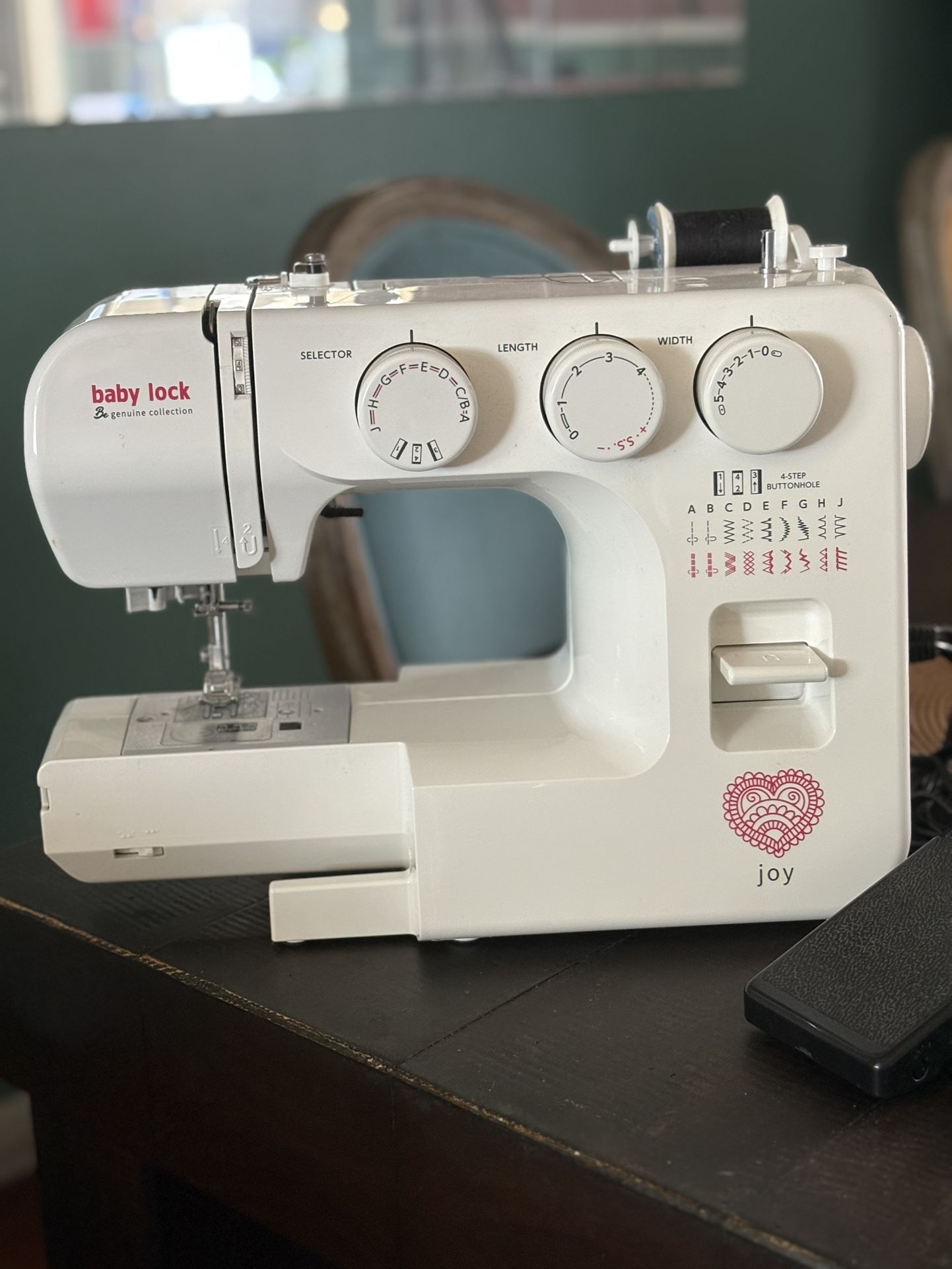 Babylock Joy Sewing Machine with display Mannequin
