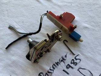 BMW E30 325i 318i 325e trunk Door Lock Actuator BMW E30 Trunk Lid Lock
