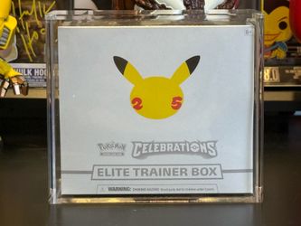 Pokémon Celebrations Elite Trainer Box + Acrylic Case