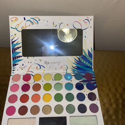 BH Cosmetics Back To Brazil Eyeshadow Palette (New and Unused)