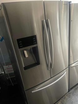 Samsung French Door Refrigerator in Stainless Steel, Gently Used, IceMaker & EnergyStar