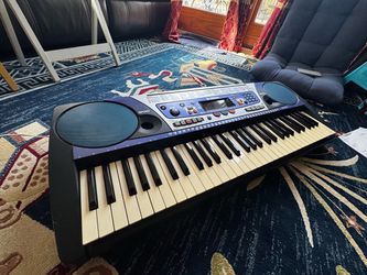 Yamaha PSR Electronic Keyboard