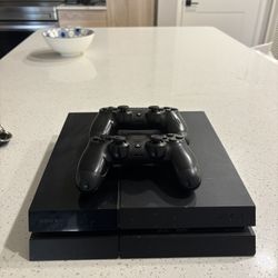 Playstation 4 (PS4)