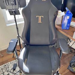 Secret Lab Titan gaming  chair