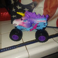 Monster Jam Sparkle Smash Toy