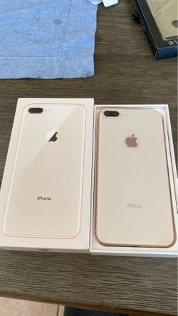 iPhone 8+ rose gold. Works good comes with a headphone.