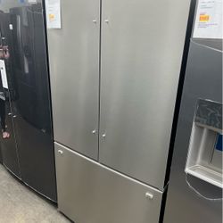 FRIGIDAIRE 36 in 28.8 cu. ft. Standard Depth French Door Refrigerator