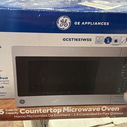 GE 1.6 Cu. Ft. Countertop Microwave Oven