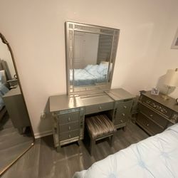 Gold Vanity Set W/ Mirror & Stool