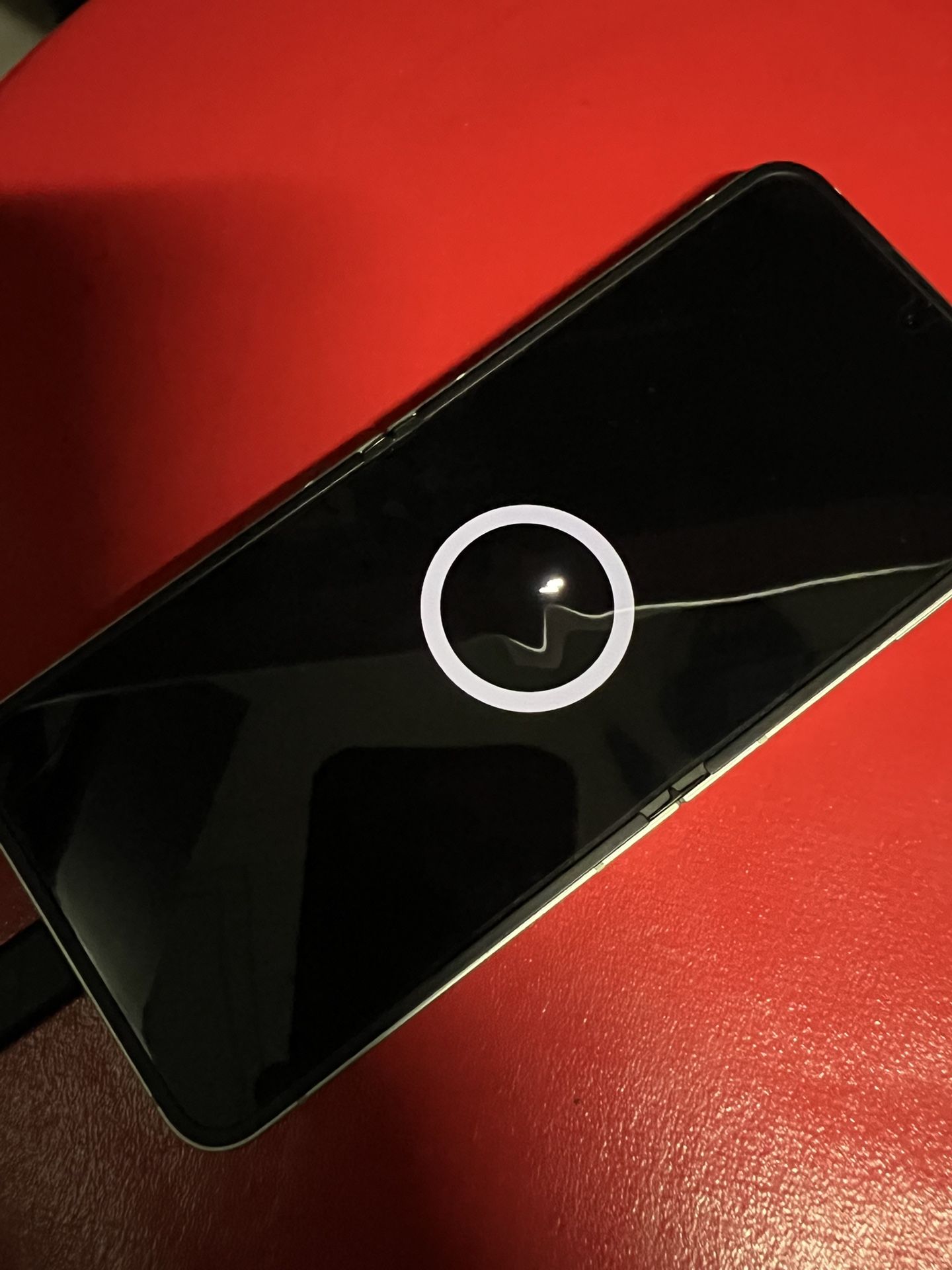 Samsung Flip Z6 256 Unlocked Just Shows Charging
