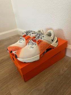 Women’s Nike Metcon Training Sneakers White Orange Size 8