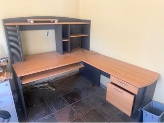 Free desk
