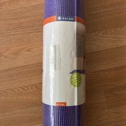 Brand New Gaiam Premium Yoga Mat – Never Used!