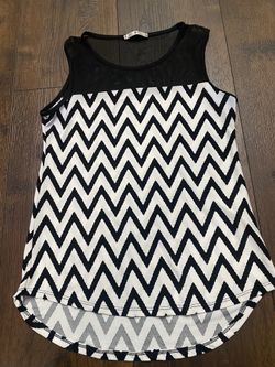 Womans Black And White Tank Shirt Side Medium #8
