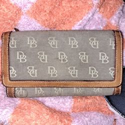 Dooney  And Burke Wallet 