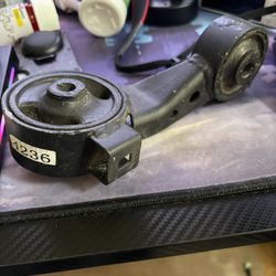 Es300/es330/camry/solara Front Motor Mount A4236