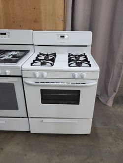 🇺🇸Sale! Frigidaire Gas Stove-Warranty Included