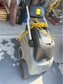 Windsor Clipper Duo 16 inch commercial carpet cleaner/extractor