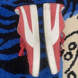 Classic red puma size 9