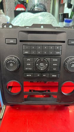 2012 Ford escape OEM Radio with Face plate