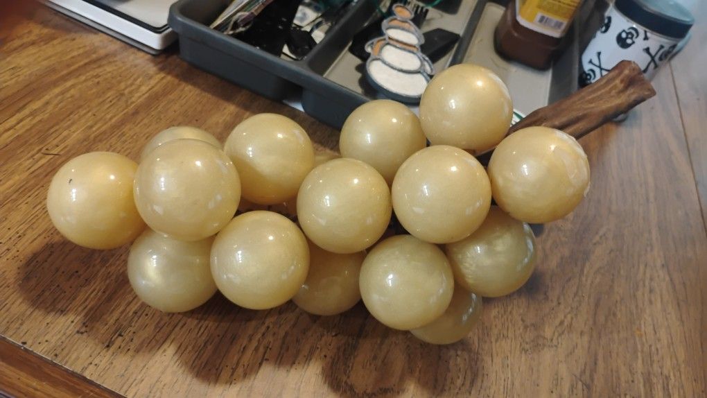 Italian Alabaster Grapes