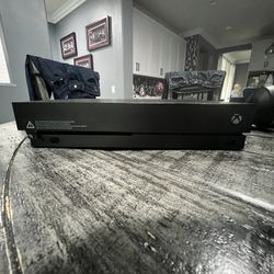 Xbox One X 