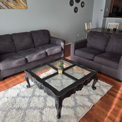 Ornate Coffee Table & Rug