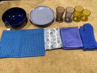 Blue kitchen lot