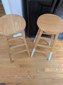 Bar stool