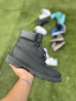 All Black Tims