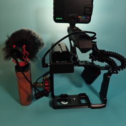 Filmmaking Rig
 Cage for Sony:
a7m3 / a7s3 / a7r3 / a7m4 / a7r4 / a7r5 
Cage with Arca Swiss Base
