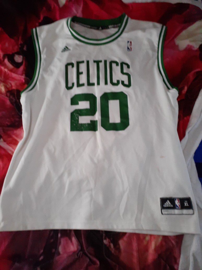 Boston Celtics Jersey Ray Allen Size L Men Adult for Sale in San Diego, CA  - OfferUp