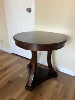 Free small wooden table