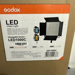 NEW Godox LED1000C LED Video Light 