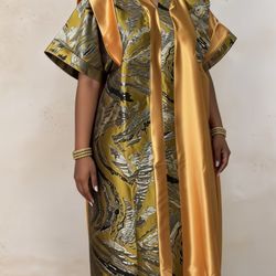 Plus Size - Plus Size - A Long Robe Made of Jacquard And Satin with a Special Waist-Cinching Technique