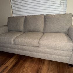 Couches/sofa