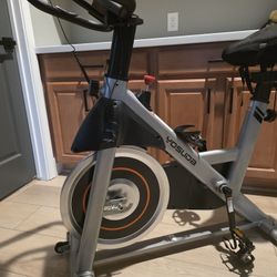 YOSUDA Stationary Exercise Bike (300 Lbs Capacity)