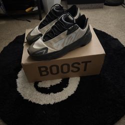 Yeezy 700 Boost MNVN Bone