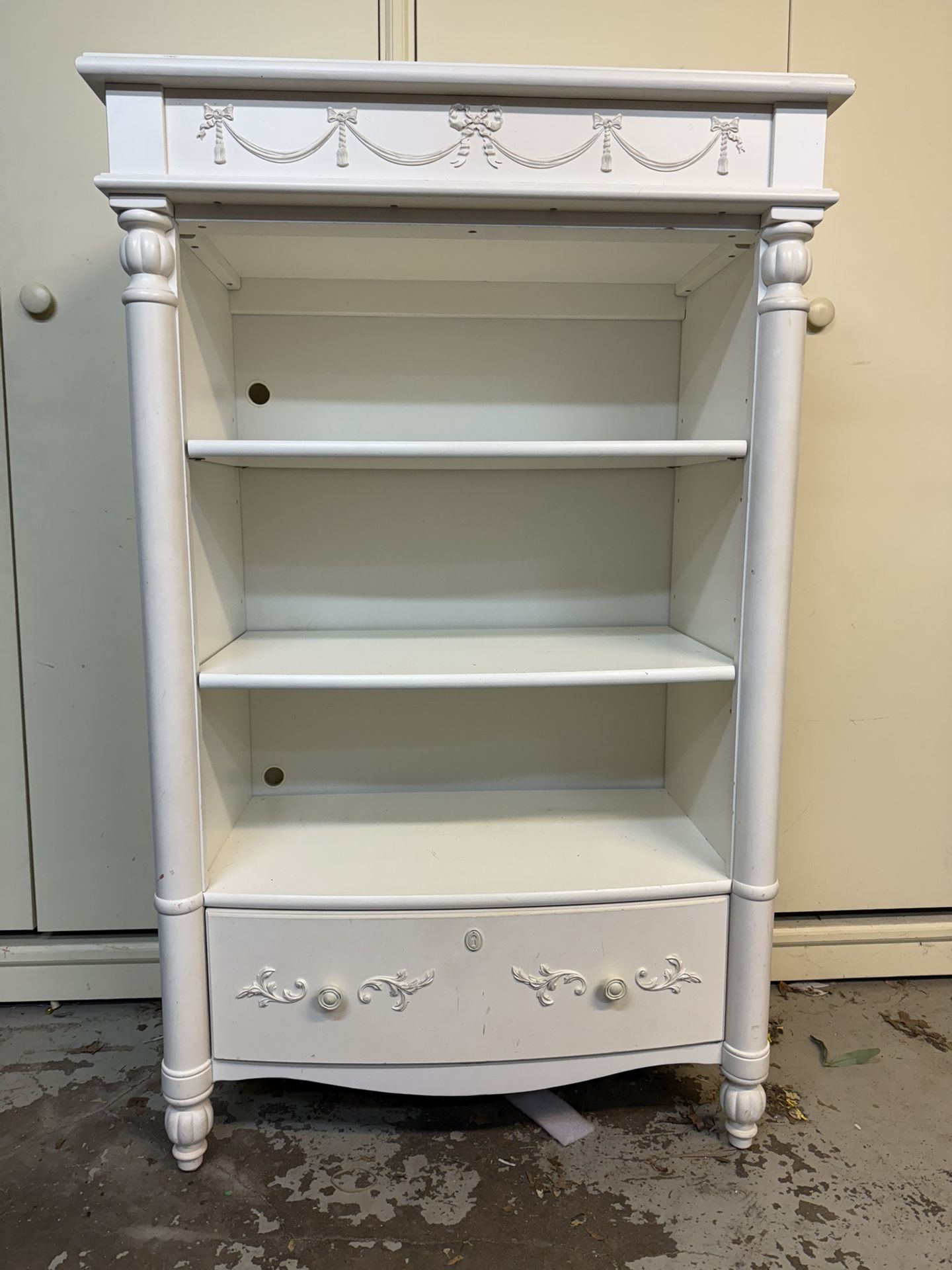 White Wood Bookcase