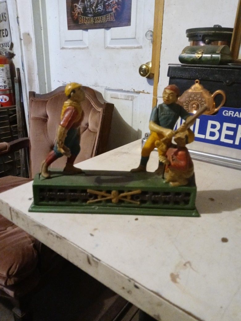 Vintage Baseball Cast Iron Bank Works, image size:780x1040